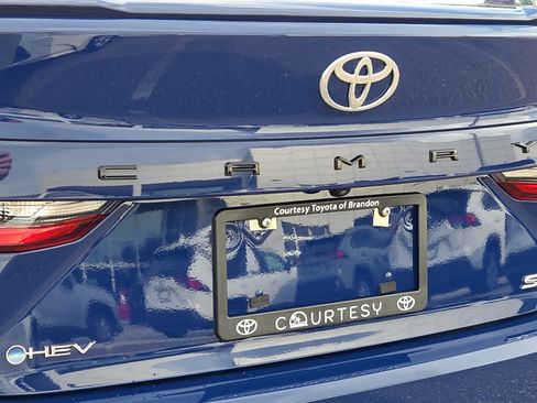 Used 2026 Toyota Camry SE FWD image 9