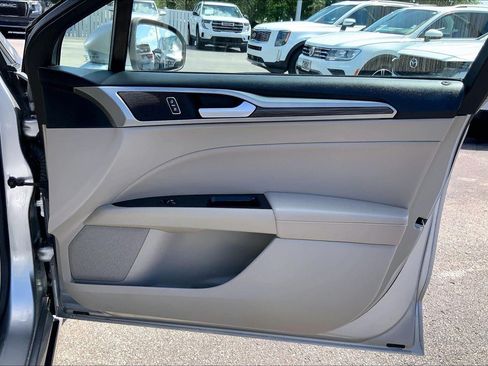 Used 2020 Ford Fusion SEL FWD image 24