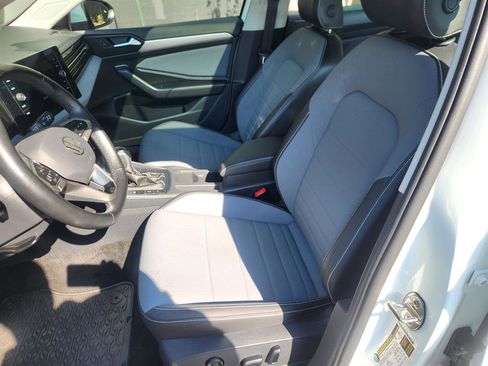 Certified 2025 Volkswagen Jetta SE w/ Sunroof Package image 24