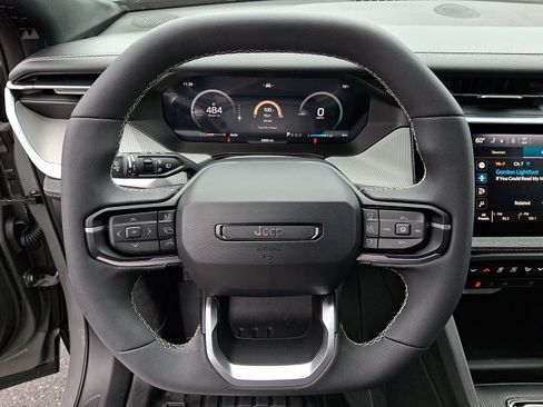 Used 2026 Jeep Cherokee Laredo AWD/4WD image 18