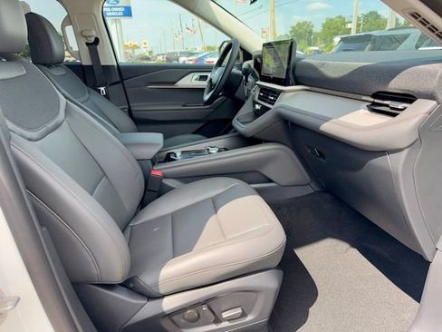 New 2026 Ford Explorer Active w/ Active Comfort Package AWD/4WD image 8