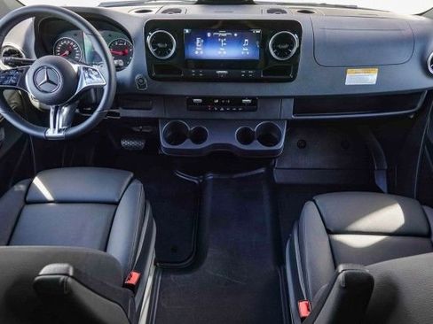 New 2025 Mercedes-Benz Sprinter 2500 image 11
