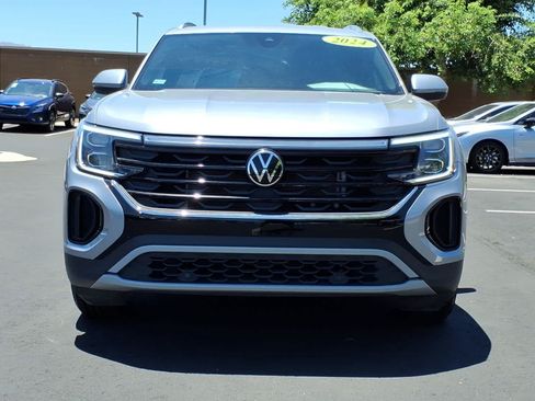 Used 2024 Volkswagen Atlas Cross Sport SE AWD/4WD image 2