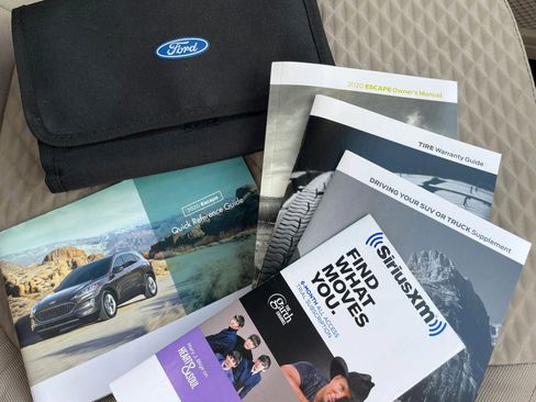 Used 2020 Ford Escape SE image 37