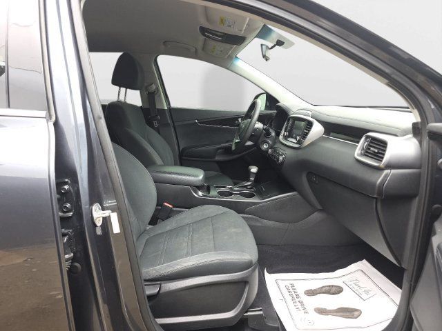 Used 2020 Kia Sorento FWD V6 image 36