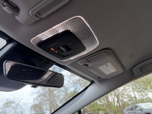 Used 2024 Toyota Prius LE image 28