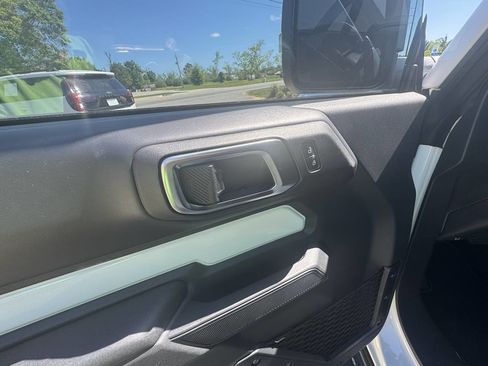 Used 2025 Ford Bronco Badlands AWD/4WD image 11