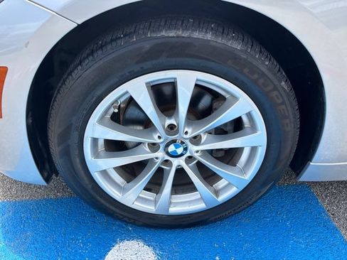 Used 2018 BMW 320i Sedan RWD image 9