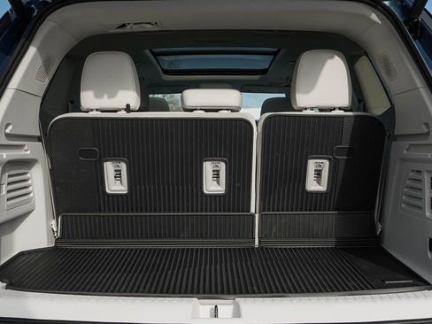New 2026 Buick Enclave Avenir w/ Super Cruise Package AWD/4WD image 8
