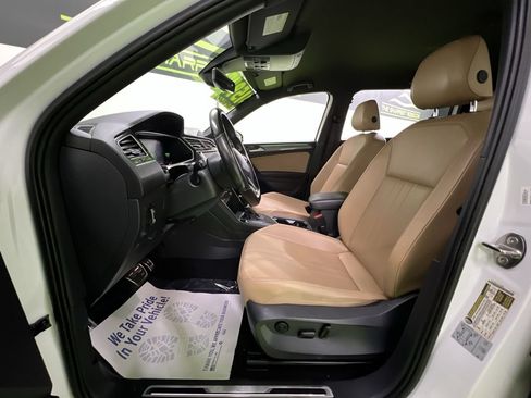 Used 2022 Volkswagen Tiguan SE R-Line FWD image 15