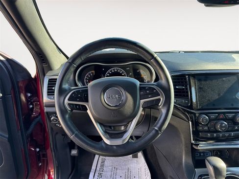 Used 2022 Jeep Grand Cherokee Laredo X image 12