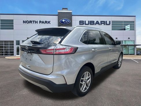 Used 2022 Ford Edge SEL w/ Convenience Package AWD/4WD image 3