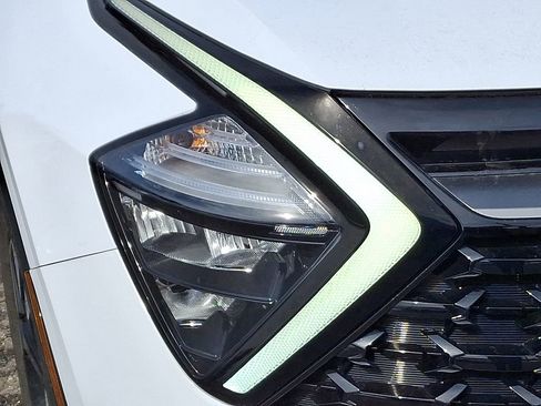 Certified 2023 Kia Sportage X-Line image 9