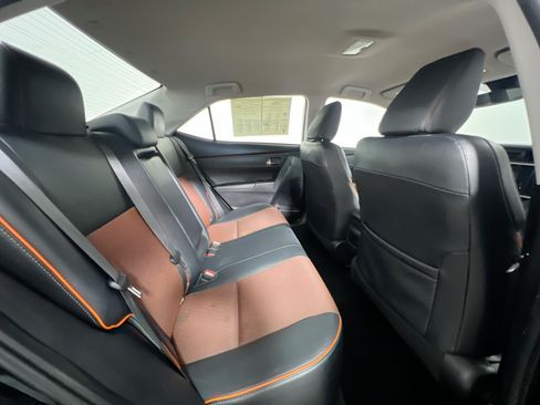 Used 2018 Toyota Corolla SE FWD image 33
