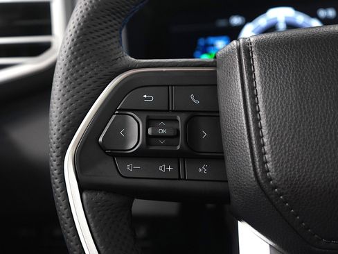 Used 2025 Toyota Sequoia Platinum image 29