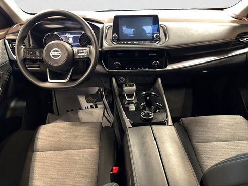 Certified 2021 Nissan Rogue SV image 10