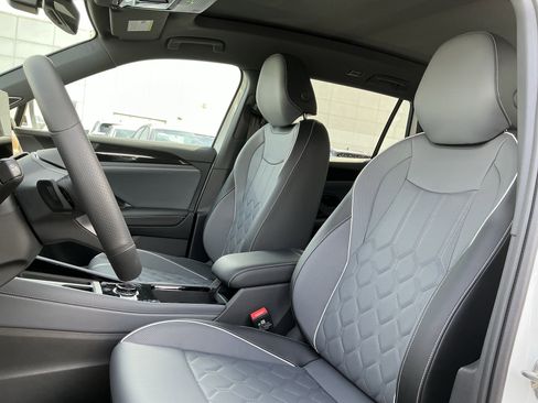 New 2026 Volkswagen Tiguan SEL R-Line AWD/4WD image 12