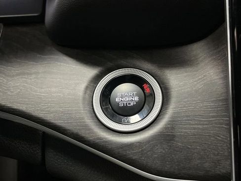 New 2025 Jeep Grand Cherokee L Limited w/ Luxury Tech Group II image 23