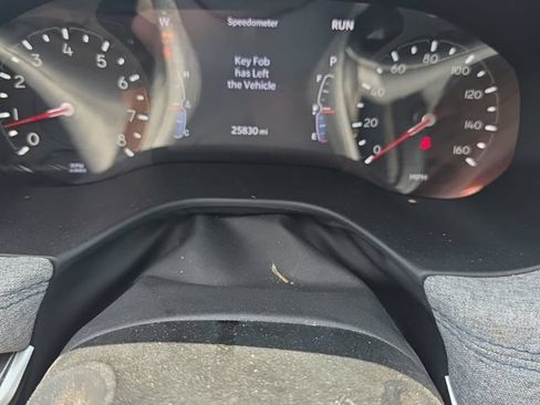 Used 2025 Jeep Compass Latitude AWD/4WD image 3