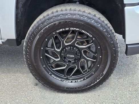 Used 2017 Chevrolet Silverado 1500 LT w/ All Star Edition AWD/4WD image 9
