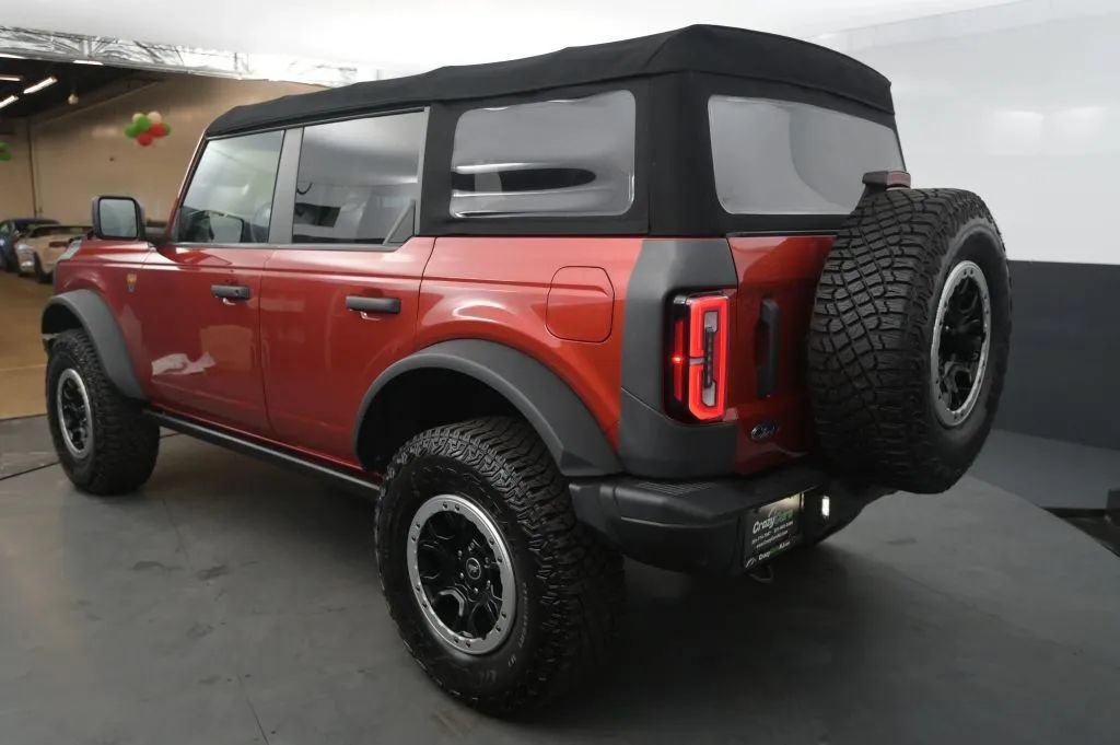 Used 2022 Ford Bronco Badlands w/ Sasquatch Package AWD/4WD image 3