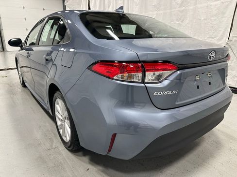 Used 2025 Toyota Corolla LE w/ LE Premium Package image 5
