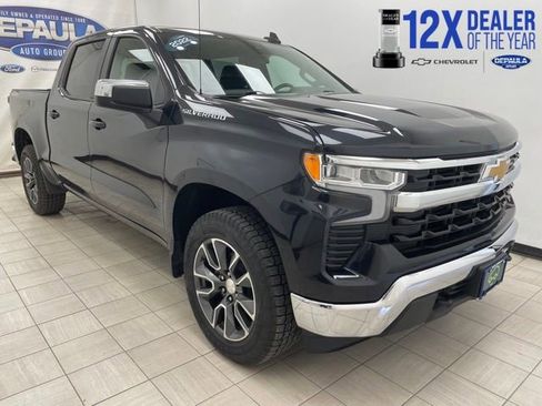 Used 2022 Chevrolet Silverado 1500 LT AWD/4WD image 1