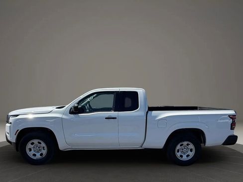 Used 2024 Nissan Frontier S RWD image 3