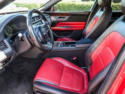 Used 2017 Jaguar XF R-Sport image 24
