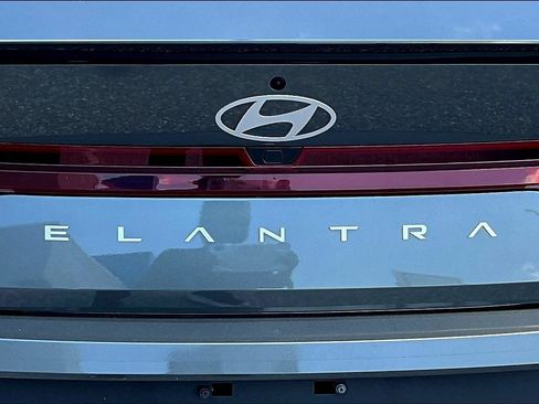 Used 2025 Hyundai Elantra Sport FWD image 25