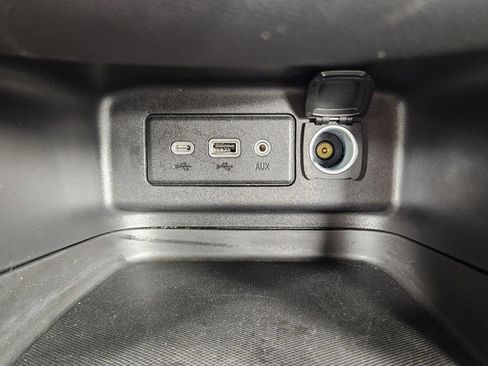Used 2023 Chevrolet Equinox LT AWD/4WD image 28