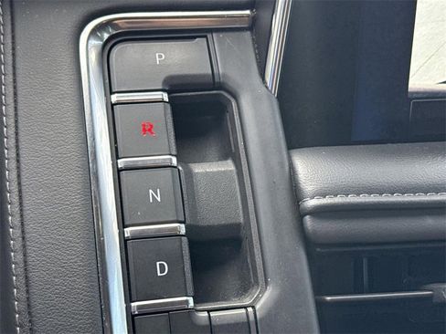 Used 2023 Chevrolet Suburban LT image 14