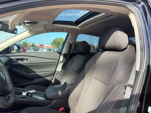 Used 2025 Honda Accord SE image 10