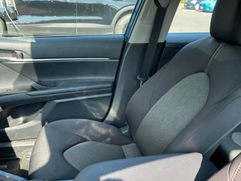 Used 2019 Toyota Camry LE FWD image 28