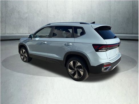 New 2026 Volkswagen Taos SE AWD/4WD image 3