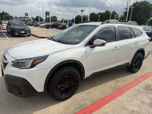Used 2021 Subaru Outback Premium AWD/4WD image 1