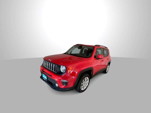 Used 2019 Jeep Renegade Latitude w/ Cold Weather Group AWD/4WD image 4