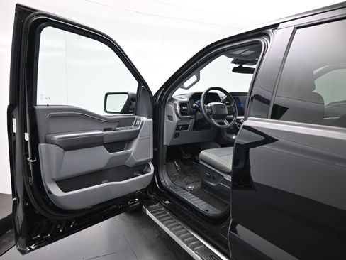 Certified 2025 Ford F150 XLT w/ Equipment Group 301A Standard image 9