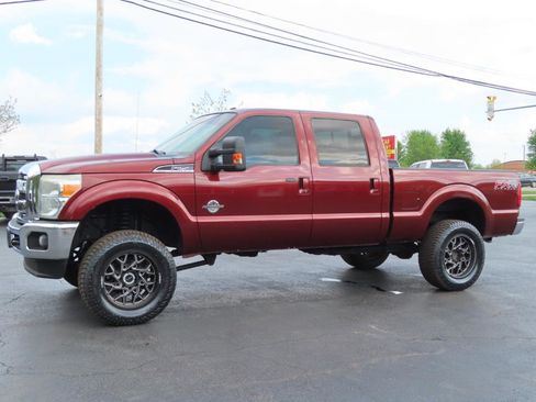 Used 2016 Ford F250 Lariat w/ Lariat Interior Package image 2