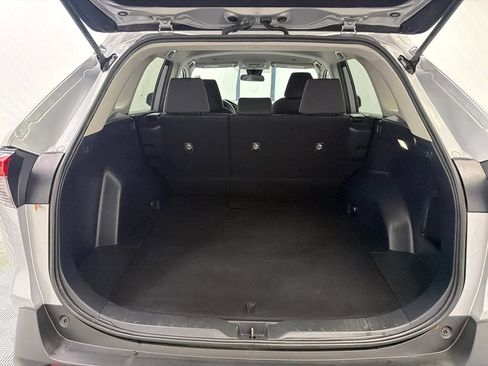 Used 2024 Toyota RAV4 XLE AWD/4WD image 19