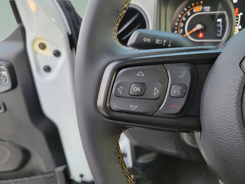 Used 2025 Jeep Wrangler Unlimited Sport AWD/4WD image 24