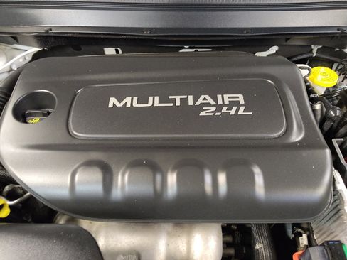 Used 2018 Jeep Cherokee Limited FWD image 30