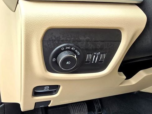 Certified 2022 Jeep Grand Cherokee Limited image 27