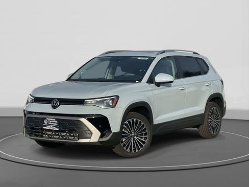 New 2026 Volkswagen Taos SE image 1