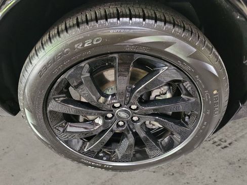 Used 2024 Land Rover Discovery Sport Dynamic SE image 11