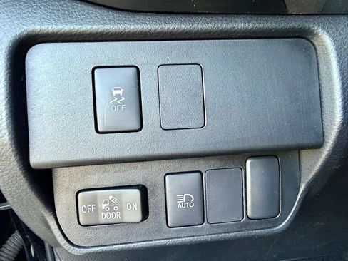 Used 2023 Toyota Tacoma SR5 w/ SR5 Appearance Package RWD image 29