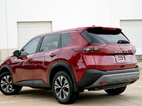 Used 2023 Nissan Rogue SV FWD image 4