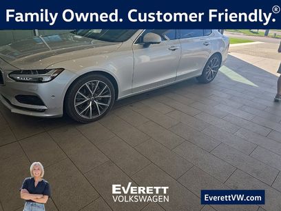 Used 2018 Volvo S90 T6 Momentum w/ Convenience Package