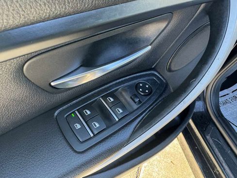 Used 2016 BMW 320i Sedan image 14