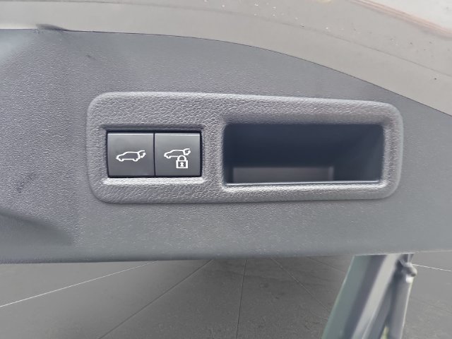 Used 2025 Toyota bZ4X FWD image 15
